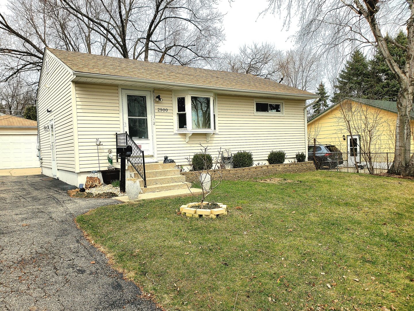 2500 Dakota Road — Waukegan, IL 60087