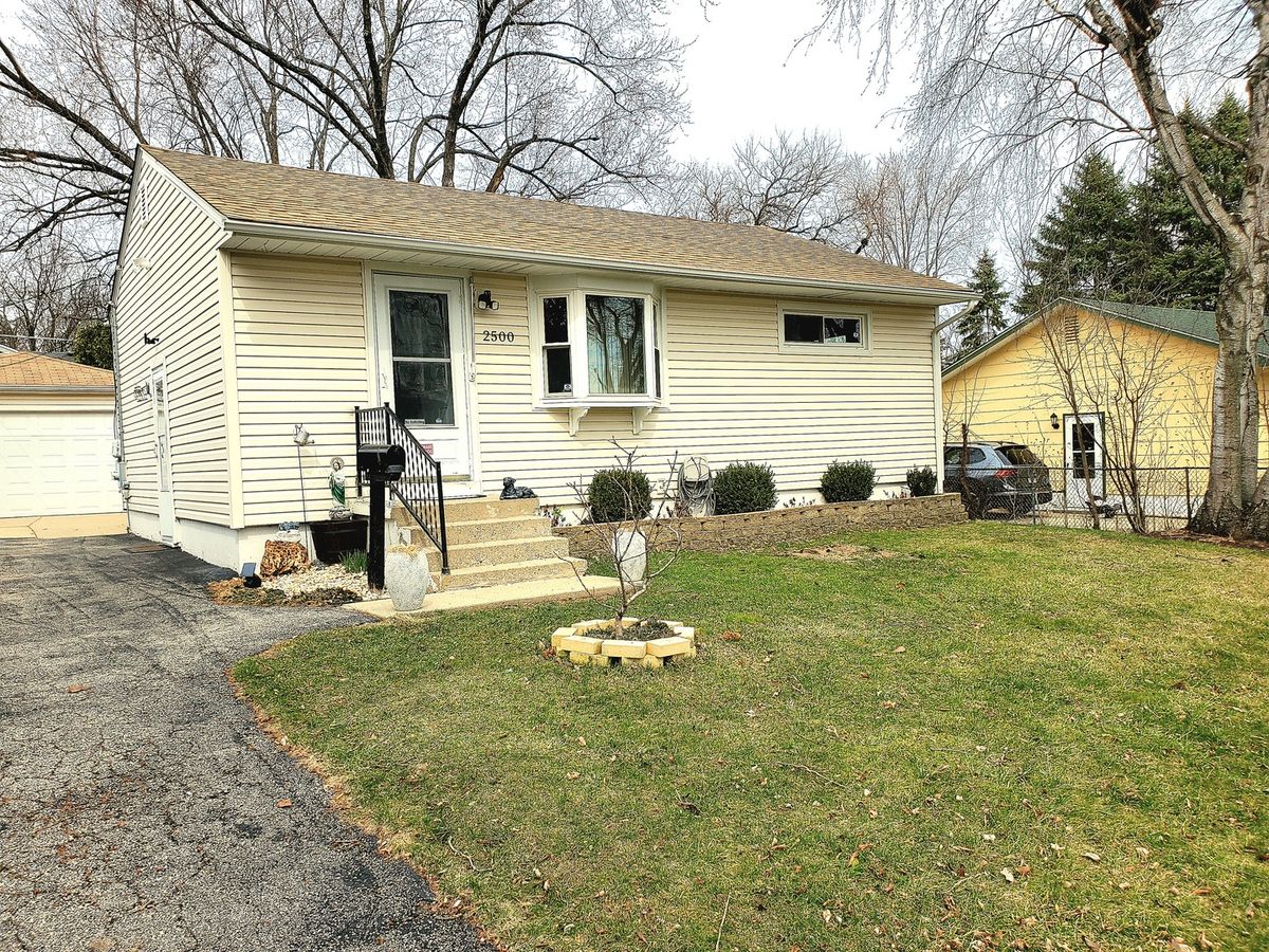 2500 Dakota Road, Waukegan, IL 60087