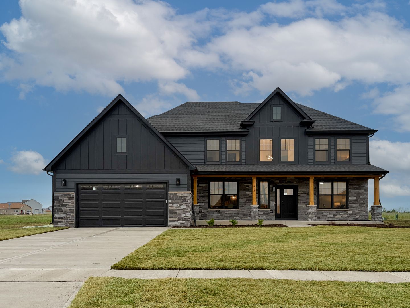 609 Zagreb Avenue — Sycamore, IL 60178