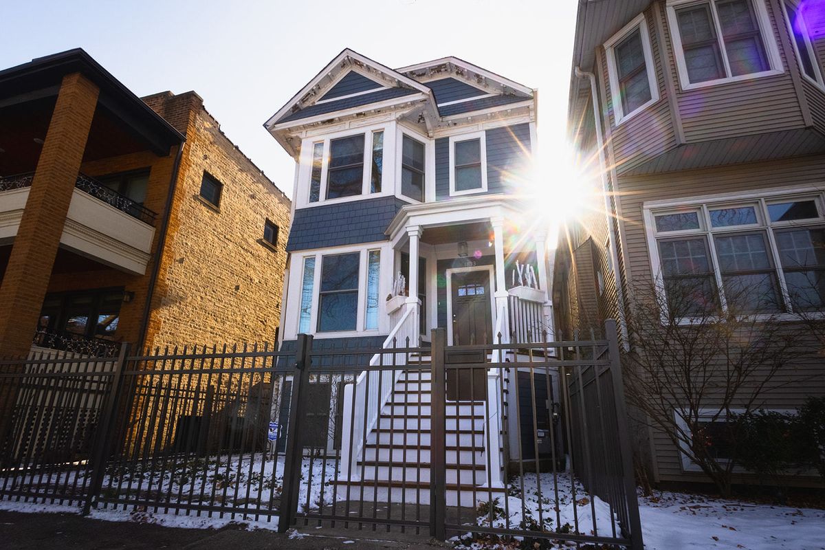 1833 Cuyler Avenue, Chicago, IL 60613