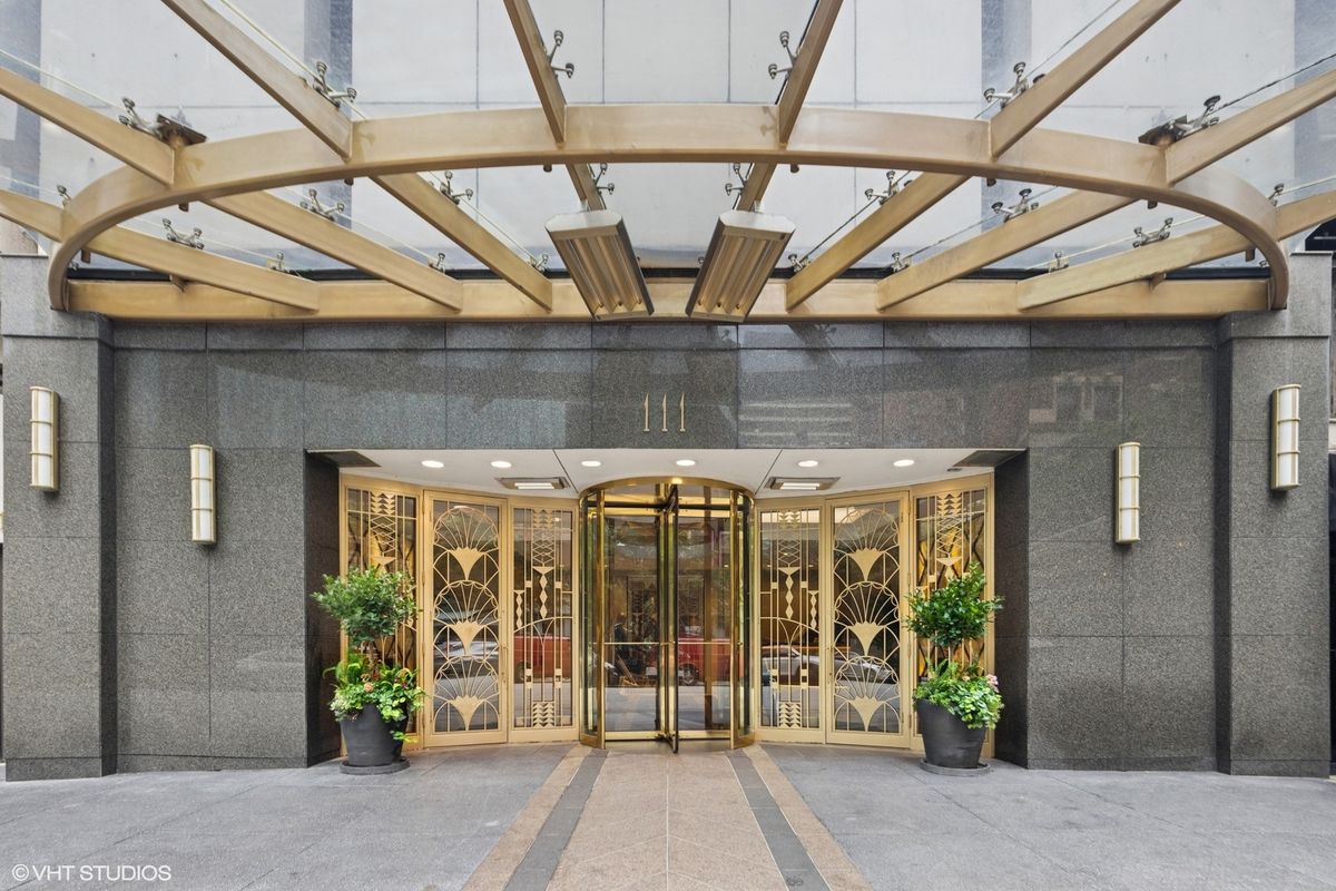 111 Chestnut Street, Chicago, IL 60611