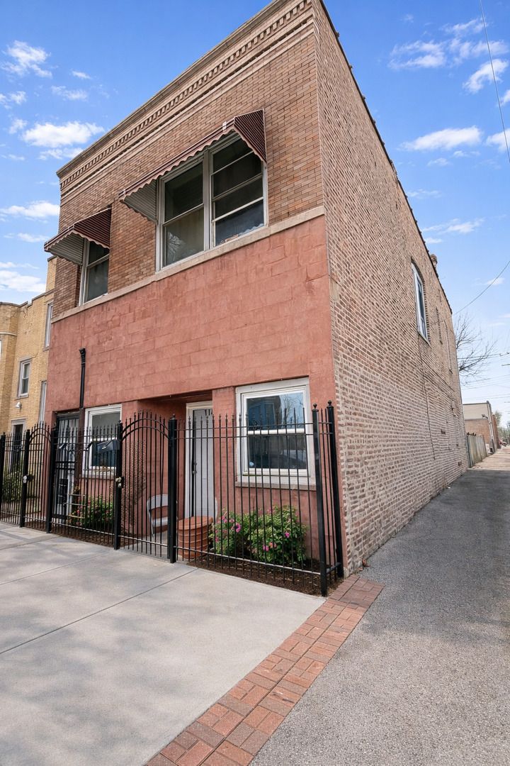 1142 N Monticello Avenue — Chicago, IL 60651