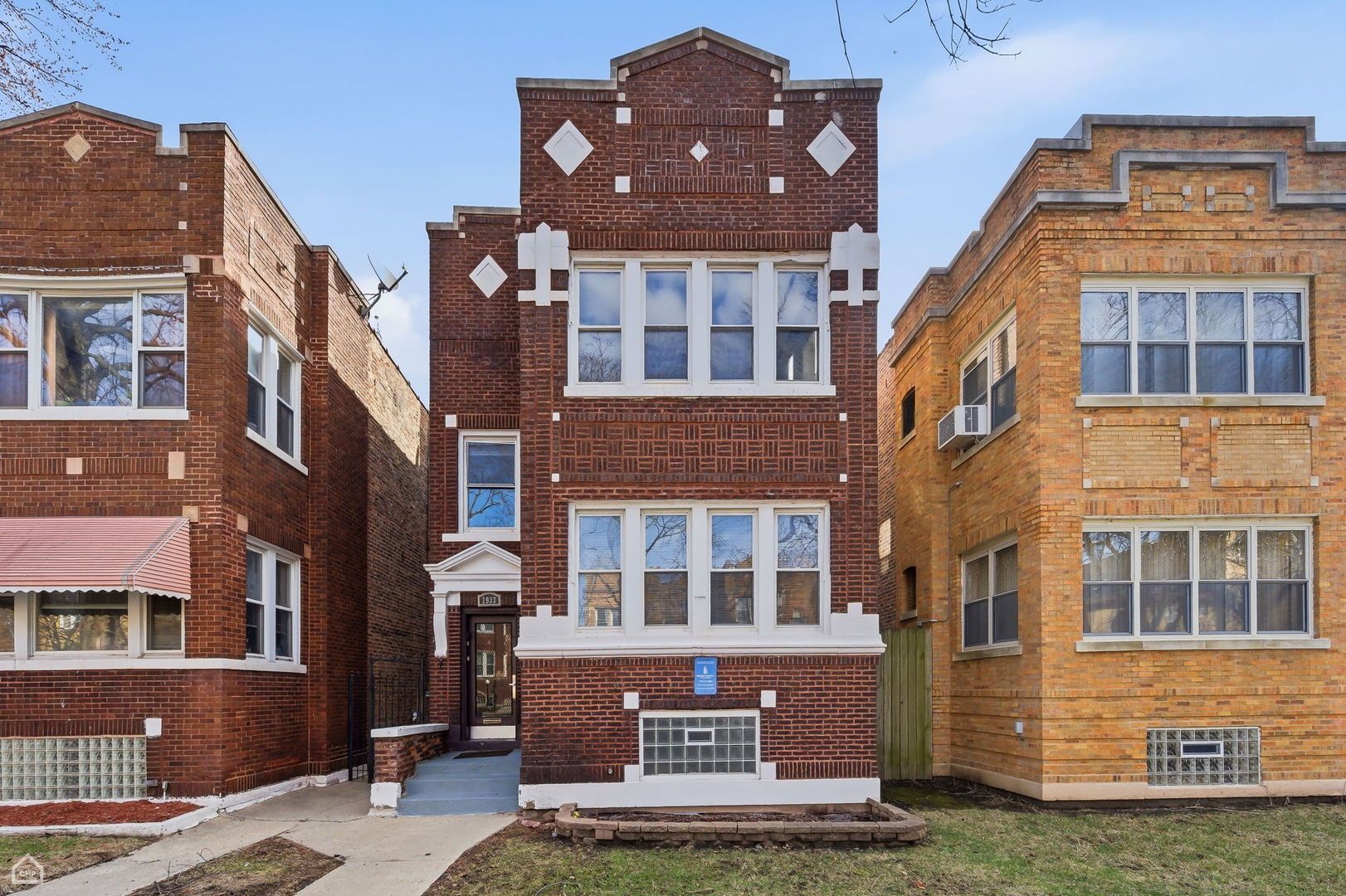 7933 S Evans Avenue — Chicago, IL 60619