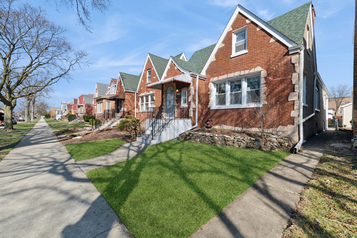 5806 Wilson Avenue, Chicago, IL 60630