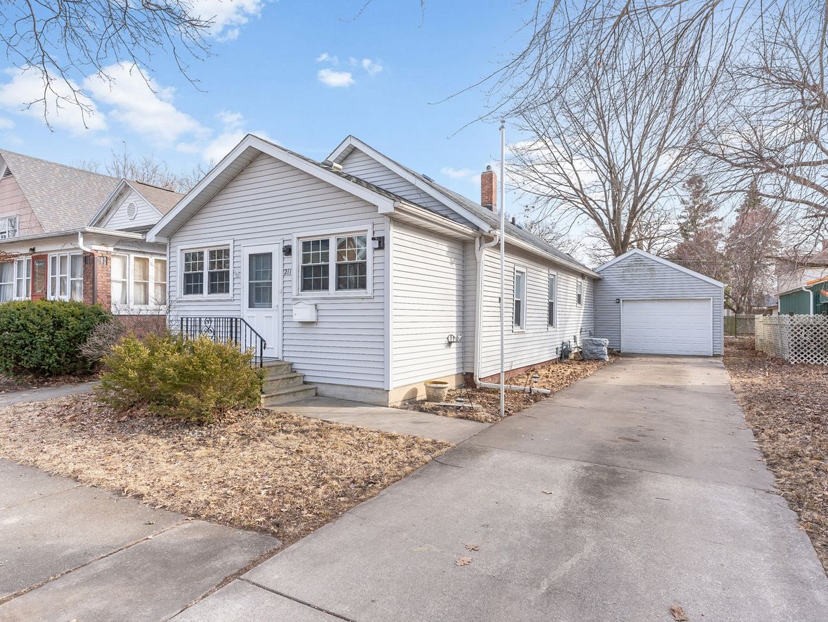 211 LaSalle Street, Streator, IL 61364