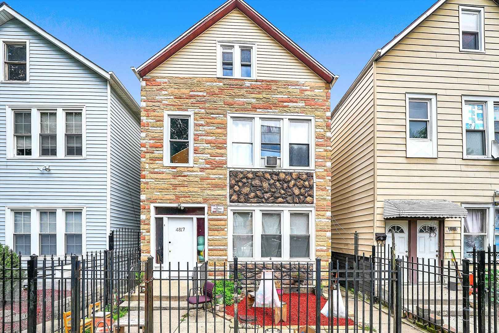 4817 S Laflin Street — Chicago, IL 60609