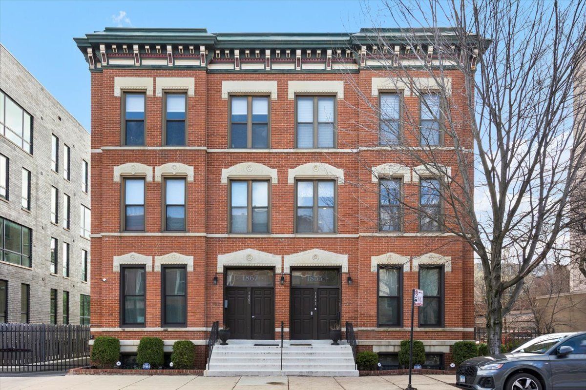 1867 Halsted Street, Chicago, IL 60614