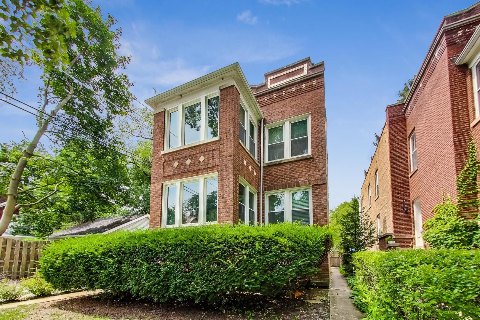 2646 Ewing Avenue — Evanston, IL 60201