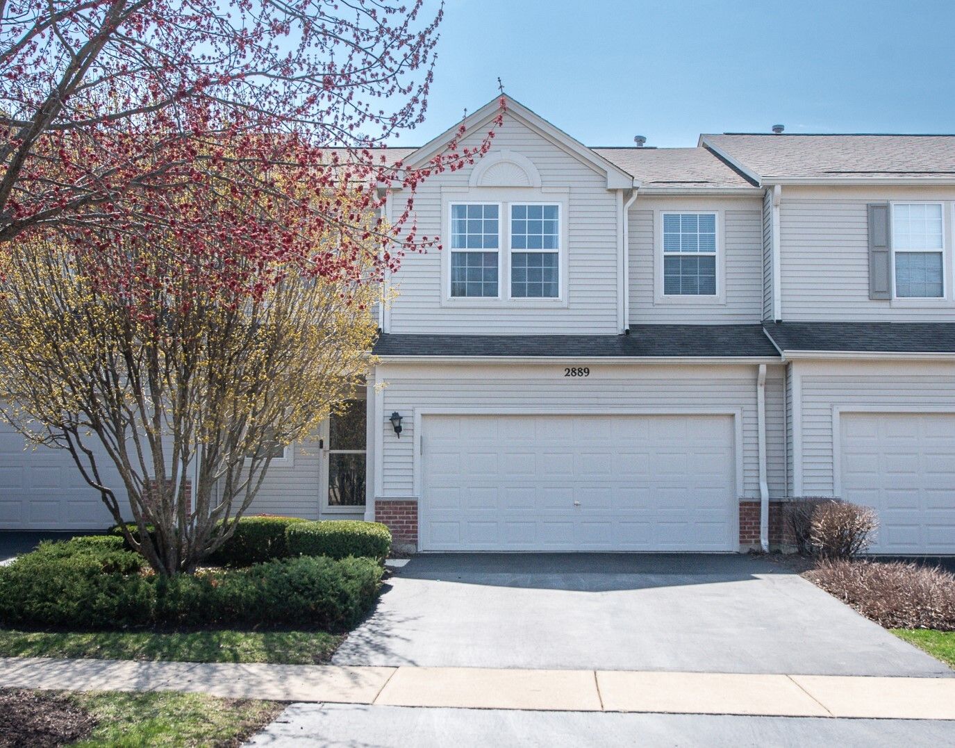 2889 Peachtree Circle — Aurora, IL 60502