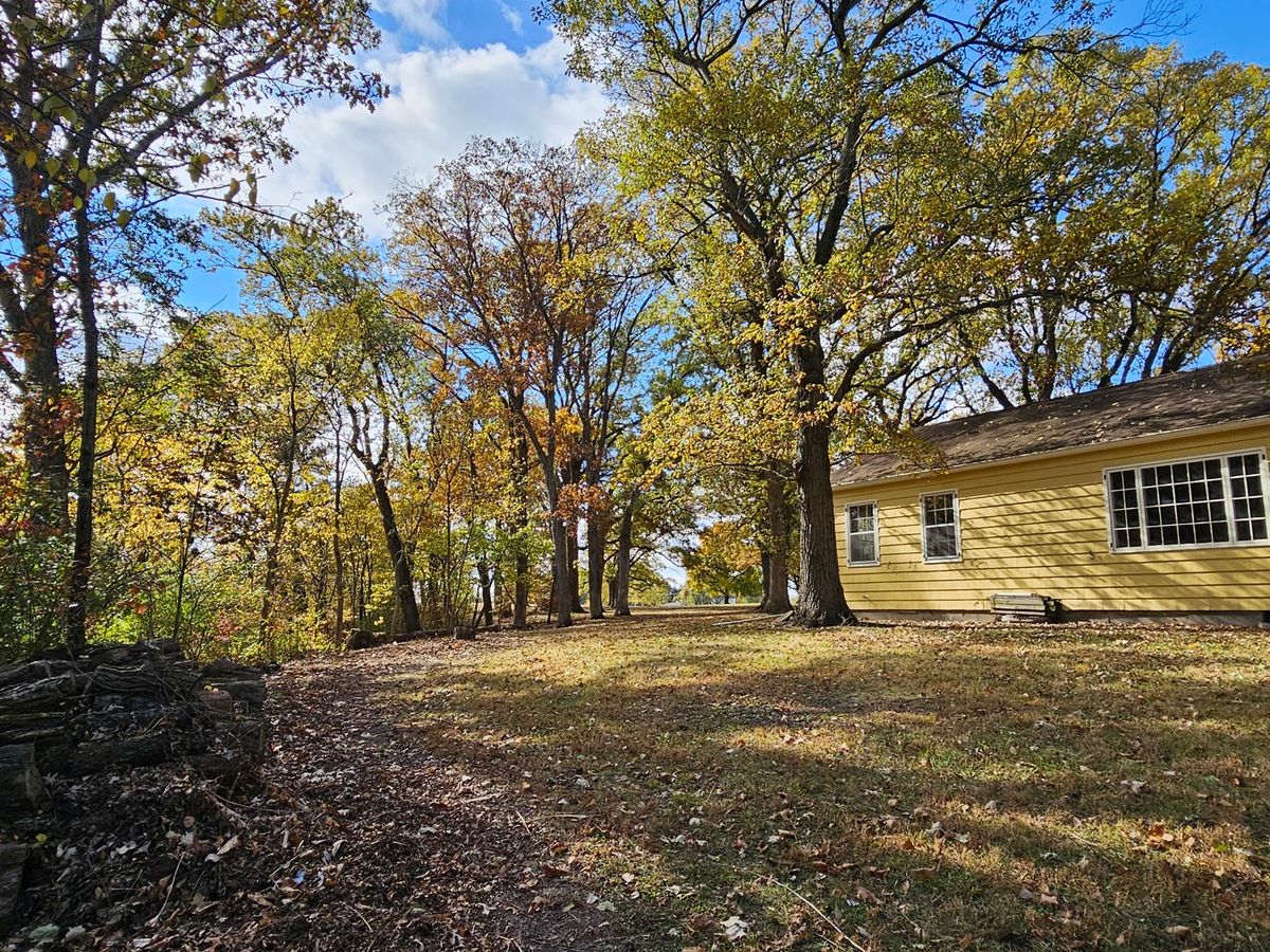 404 Oak Drive, Roberts, IL 60962