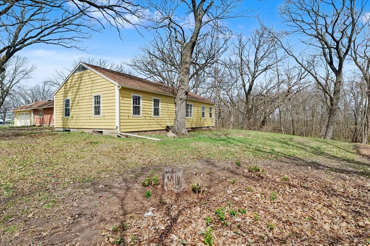 404 Oak Drive, Roberts, IL 60962