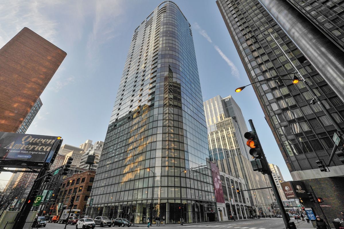 600 FAIRBANKS Court, Chicago, IL 60611