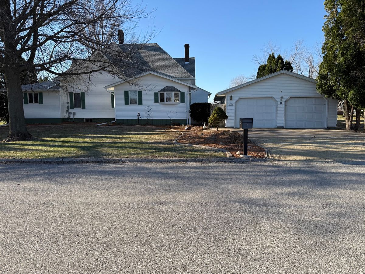 315 1st Street, Bennett, IA 52721