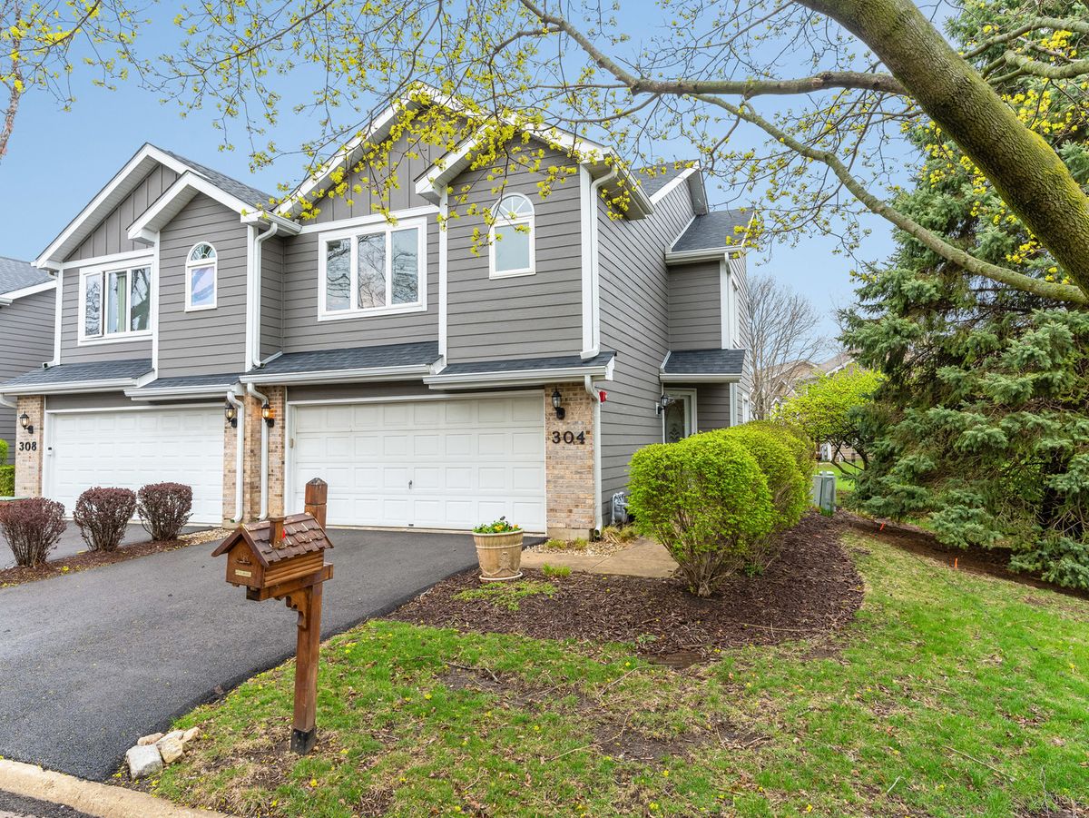 304 Camarie Court, Naperville, IL 60540