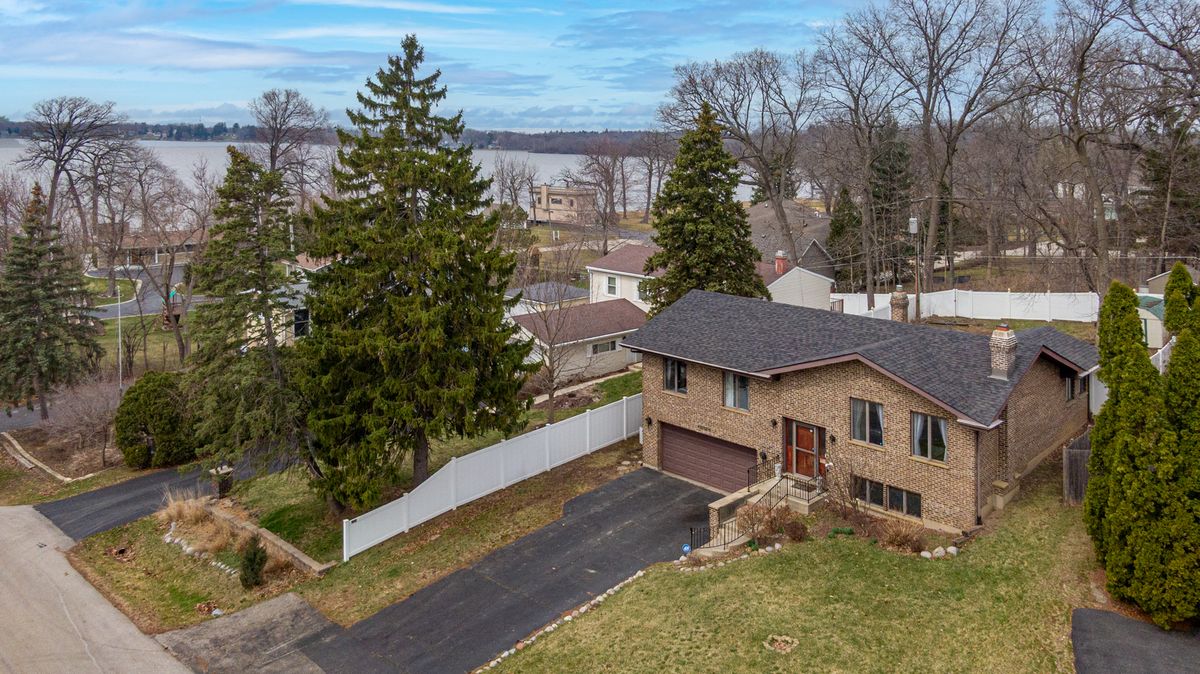 25172 Columbia Bay Drive, Lake Villa, IL 60046