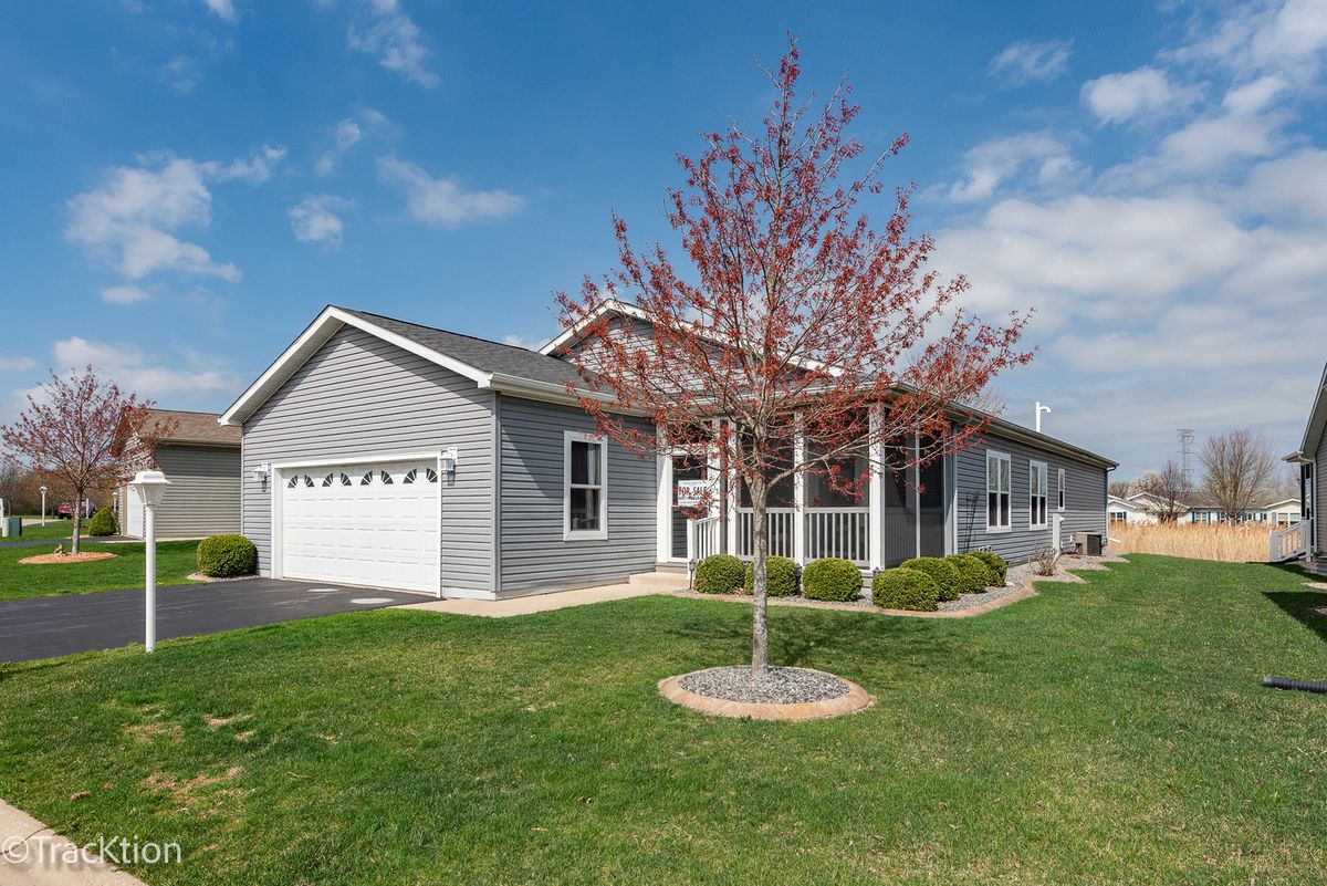 1542 Meadow View Lane, Grayslake, IL 60030