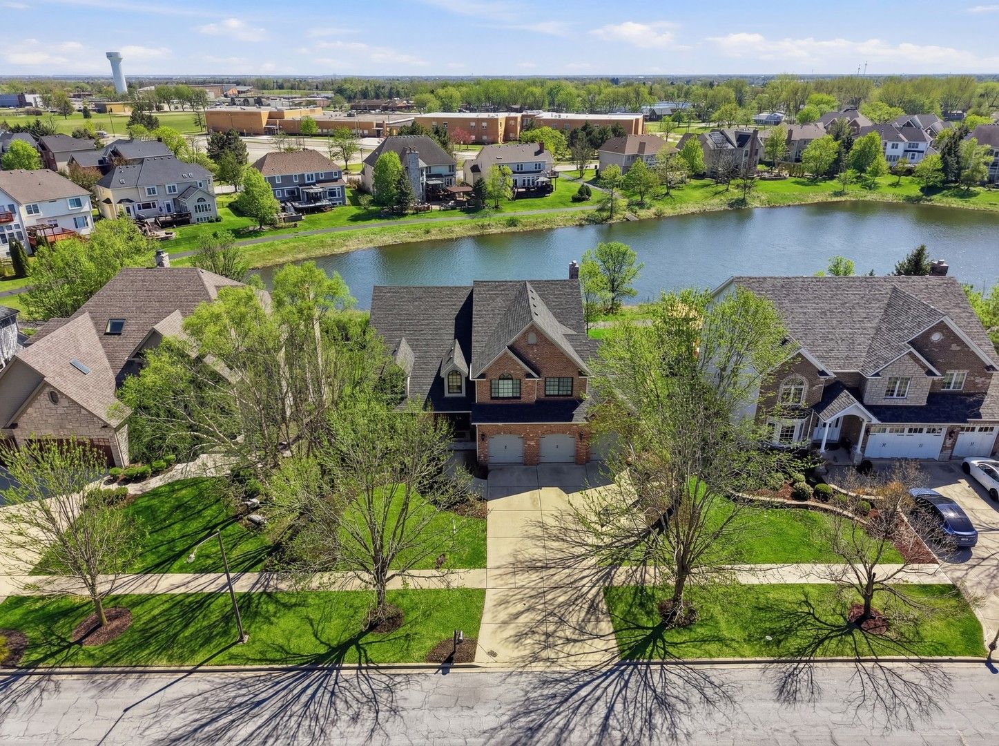 3212 Rollingridge Road — Naperville, IL 60564