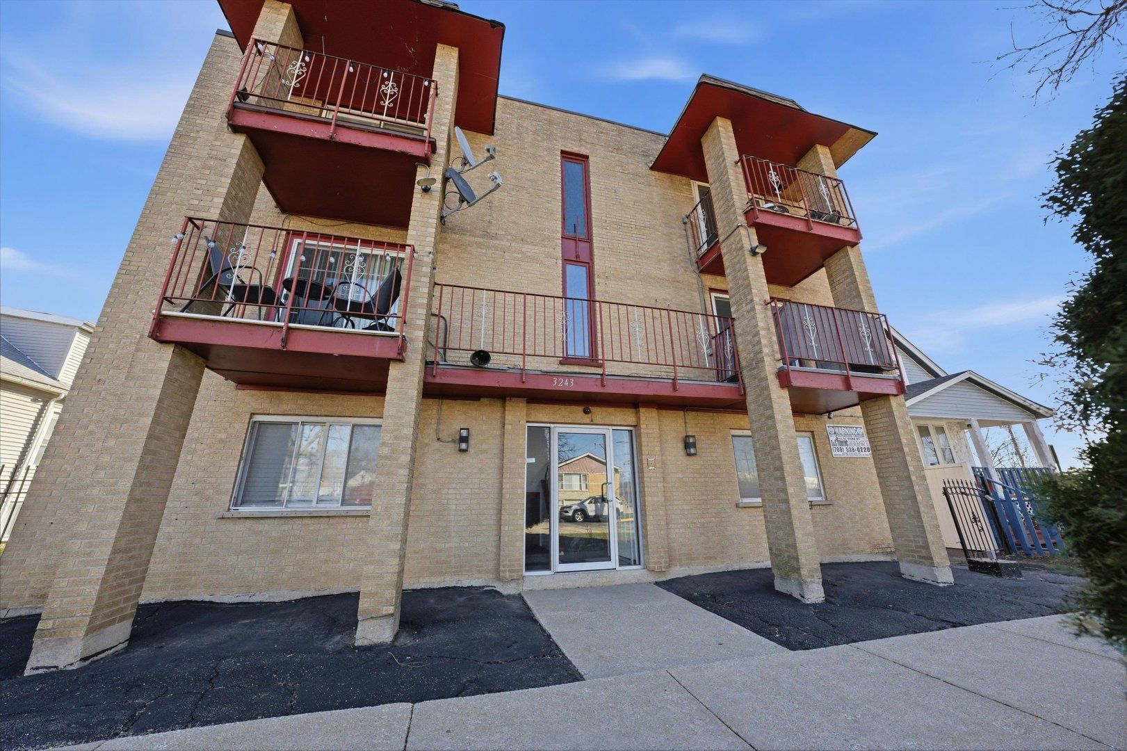 3243 S 49th Avenue #103 — Cicero, IL 60804