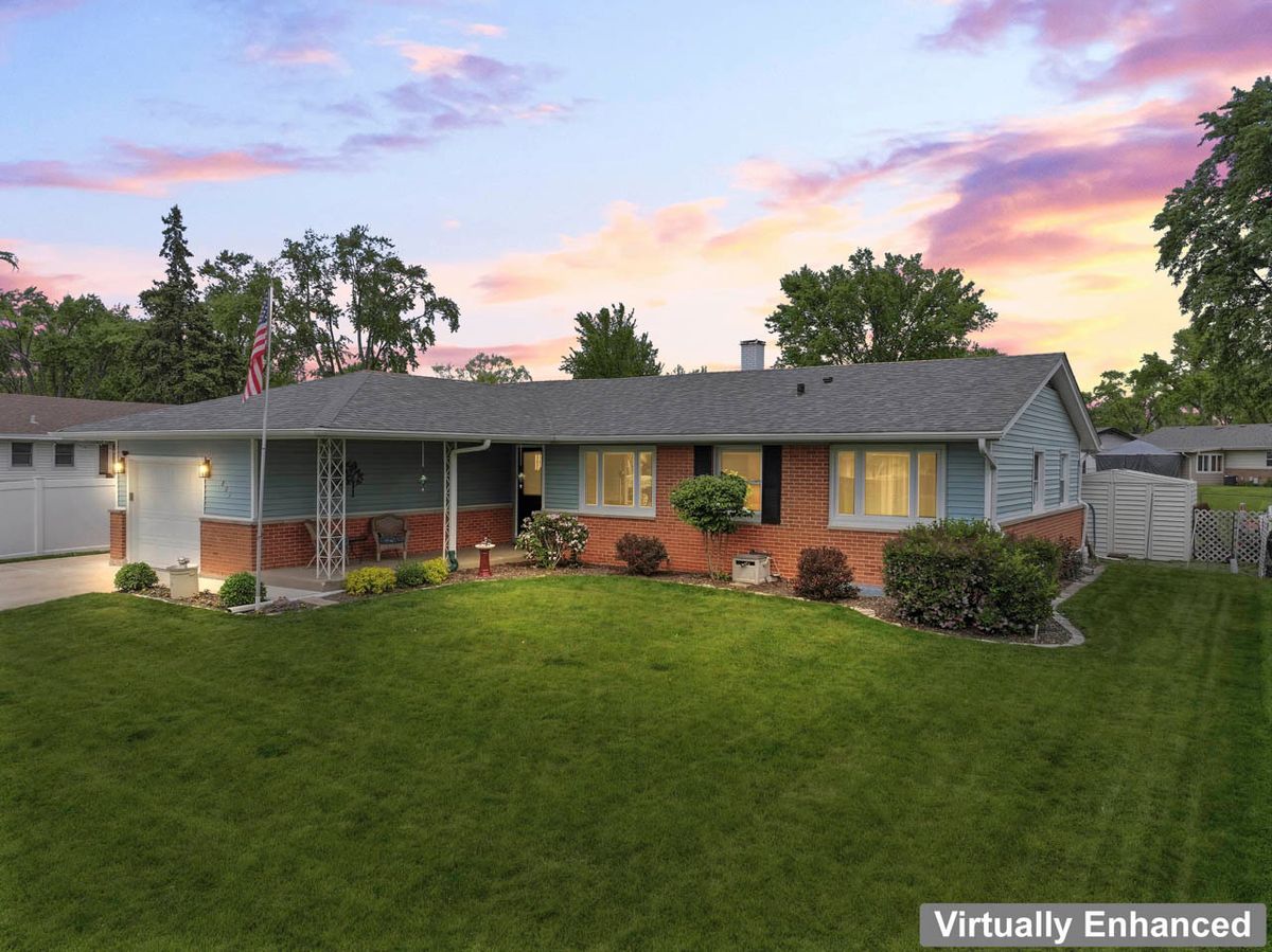801 Delphia Avenue, Elk Grove Village, IL 60007