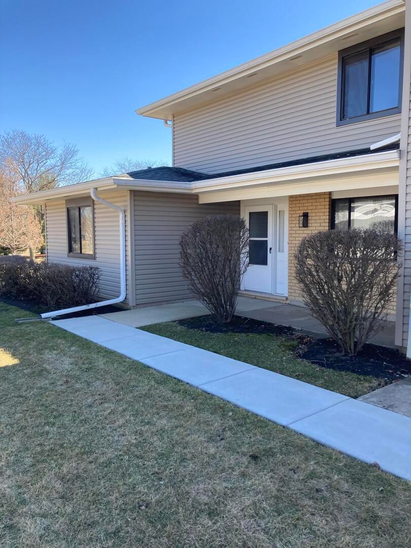 166 Chatham Court #B — Bloomingdale, IL 60108