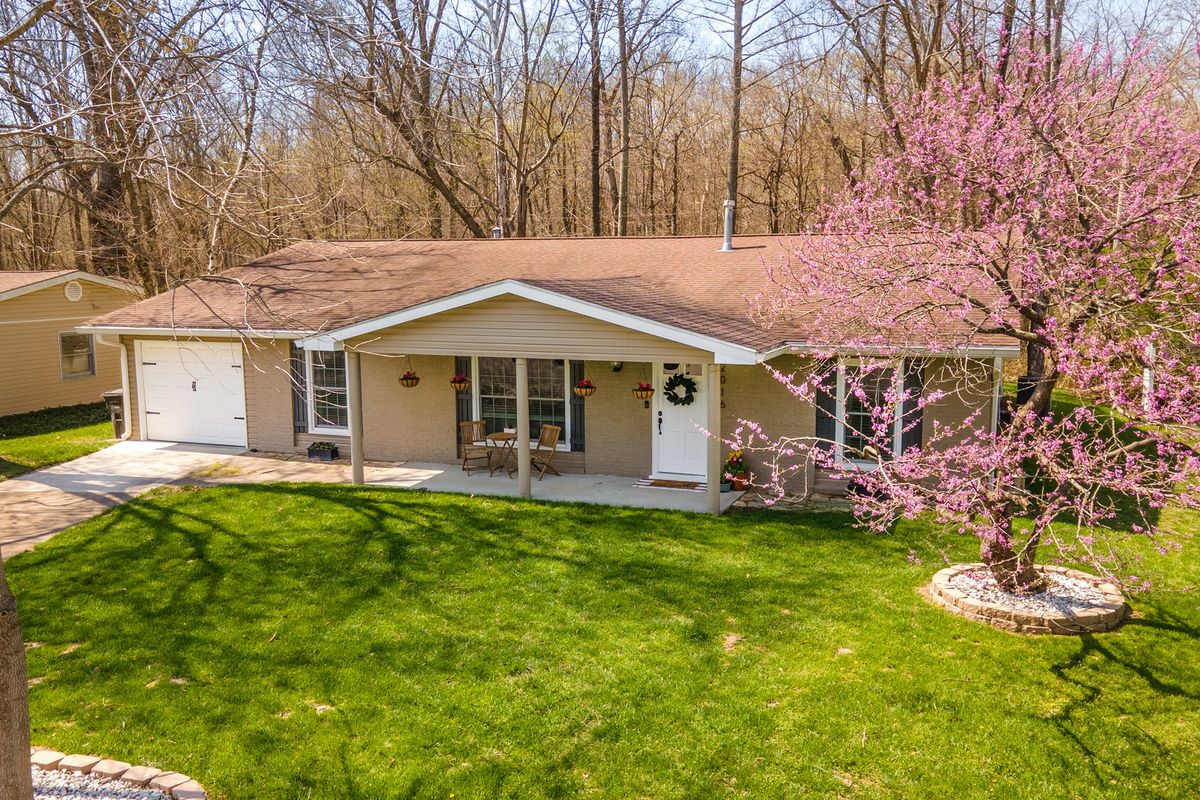 2016 Norwood Drive, Carbondale, IL 62901