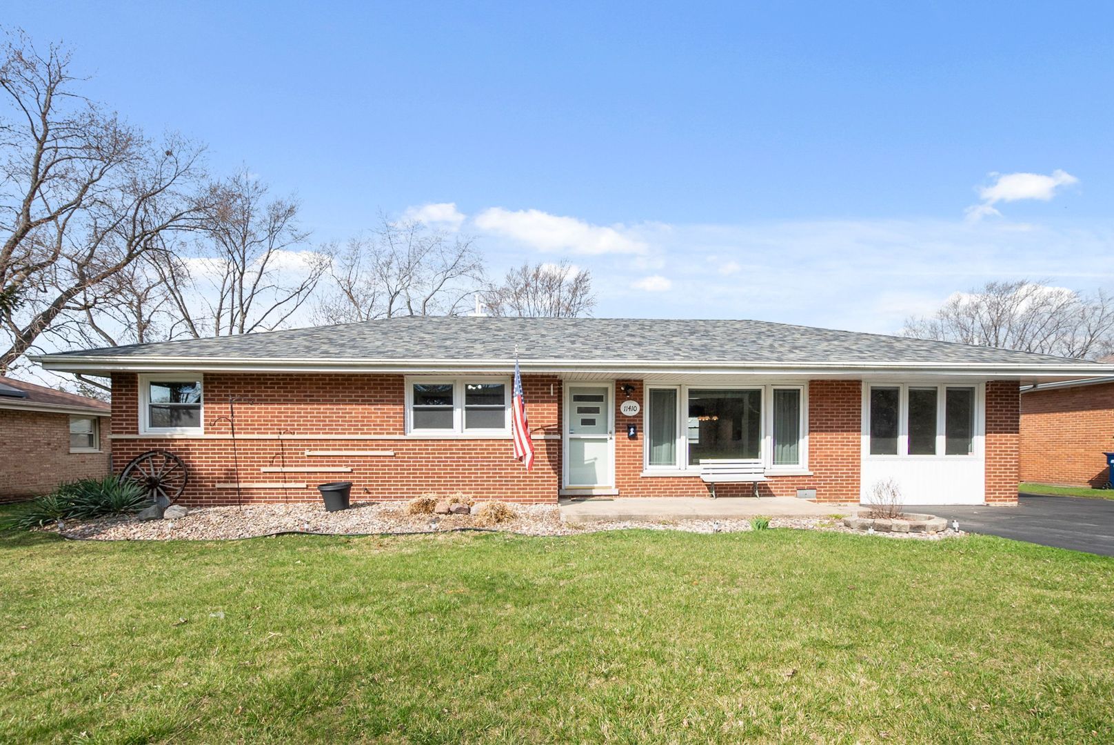 11410 S Natchez Avenue — Worth, IL 60482