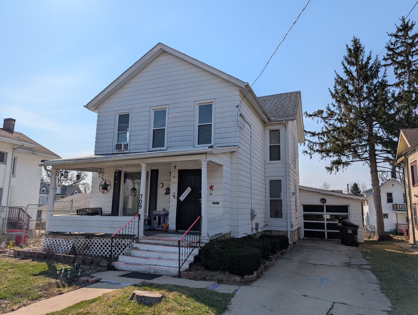 709 W Lincoln Boulevard — Freeport, IL 61032