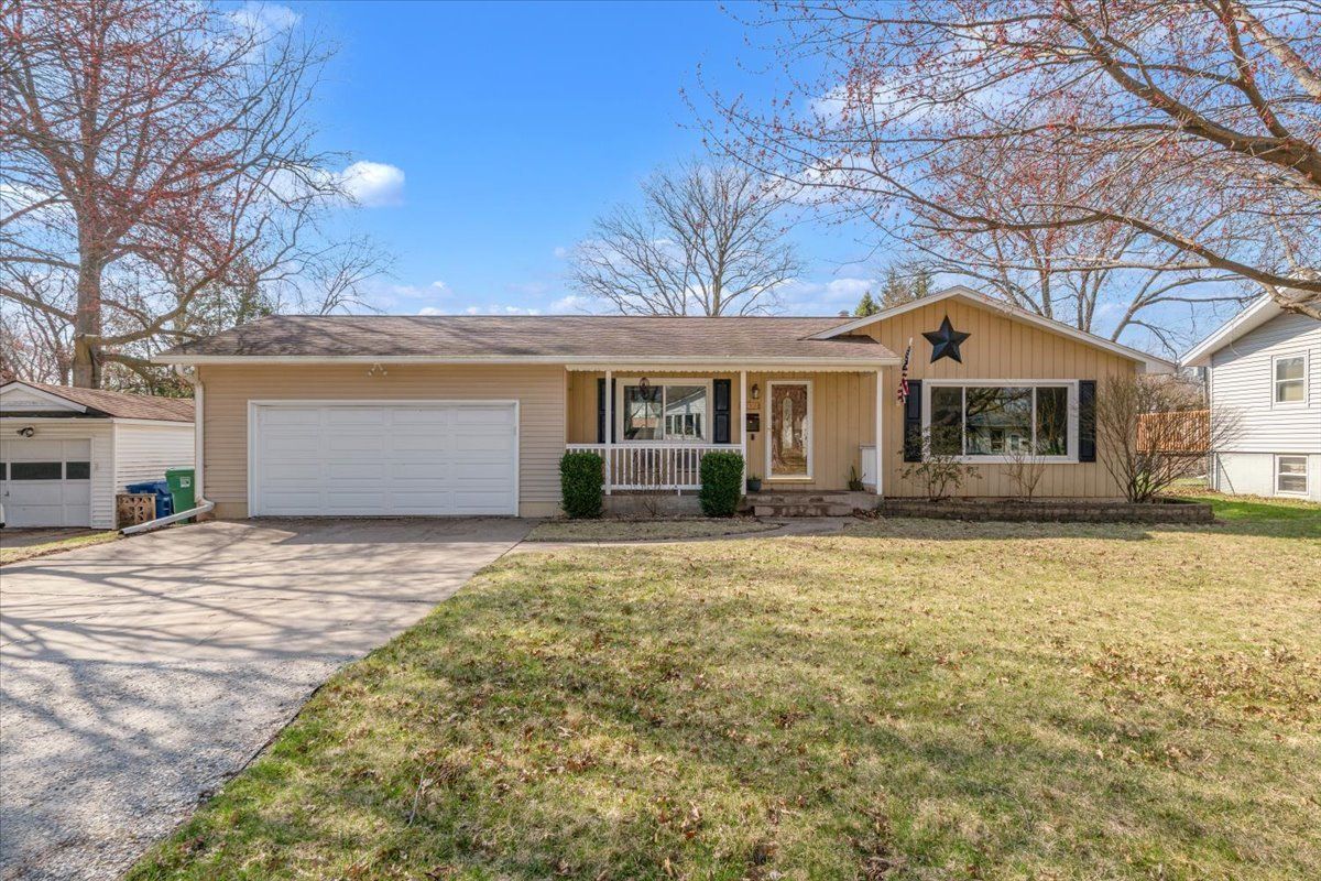 5332 31st Avenue Court — Moline, IL 61265