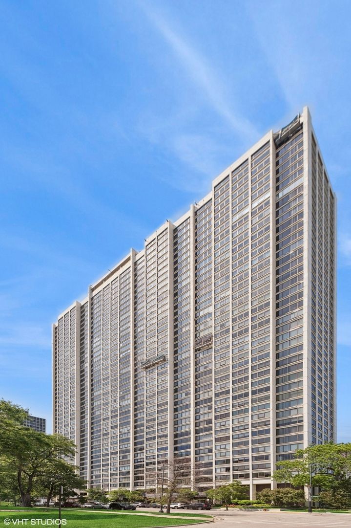 2800 N Lake Shore Drive #4117 — Chicago, IL 60657