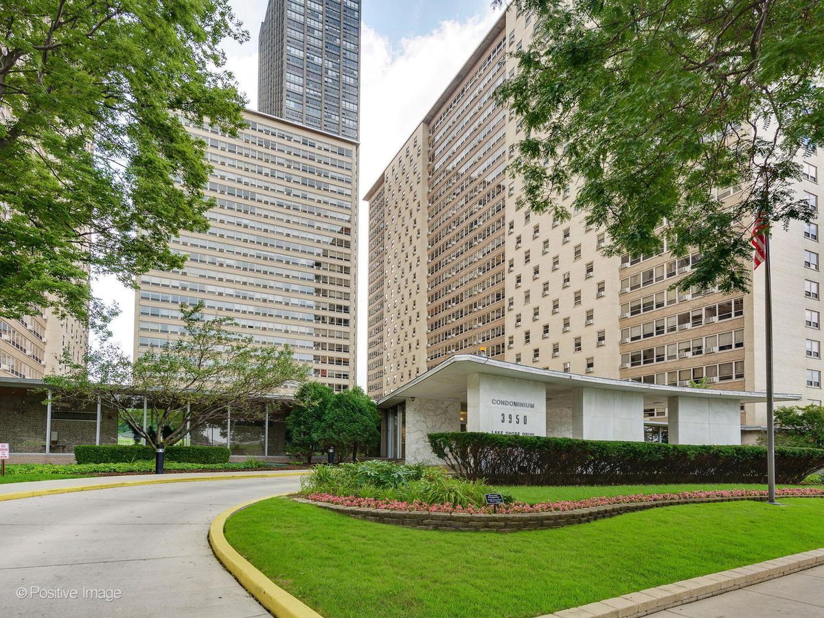 3950 Lake Shore Drive, Chicago, IL 60613