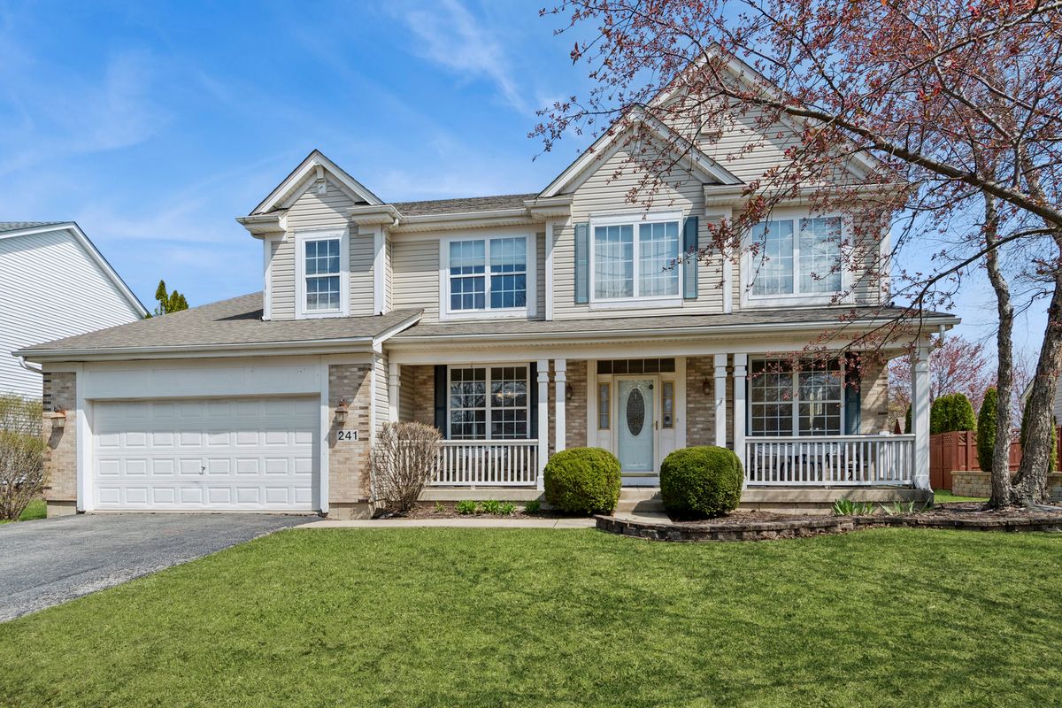 241 Ashcroft Lane, Oswego, IL 60543