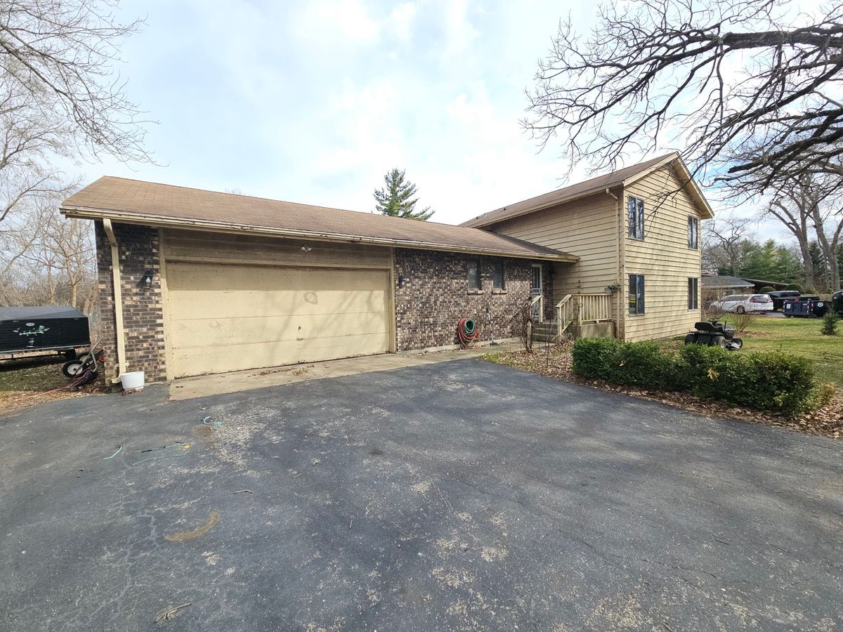 26189 GERALDINE Lane, Port Barrington, IL 60010