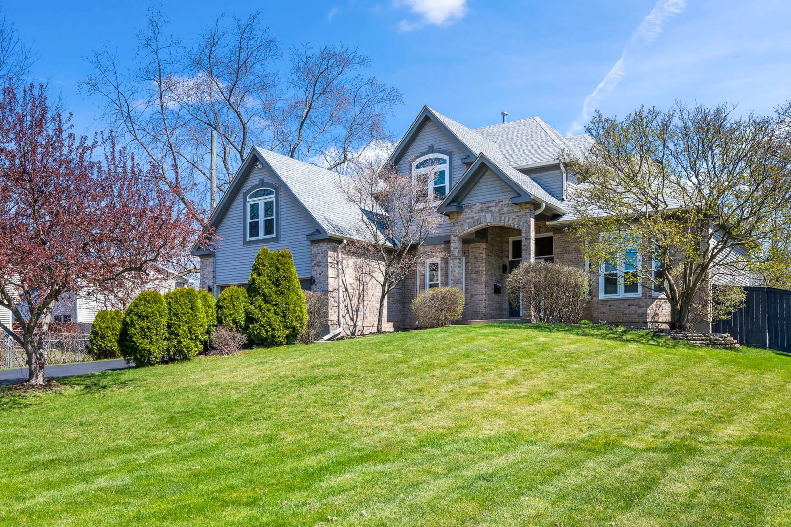 155 Lilac Lane — Wheeling, IL 60090