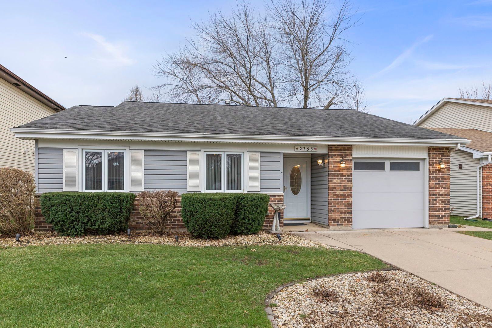 2355 Sunnydale Drive — Woodridge, IL 60517