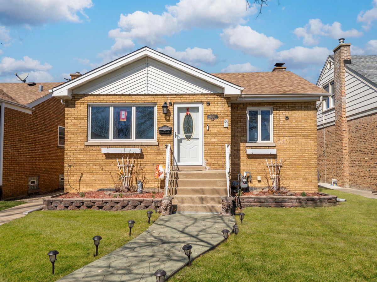 9020 22nd Place, North Riverside, IL 60546