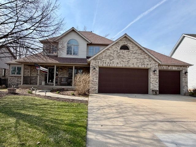 1325 Foxpointe Drive — Sycamore, IL 60178