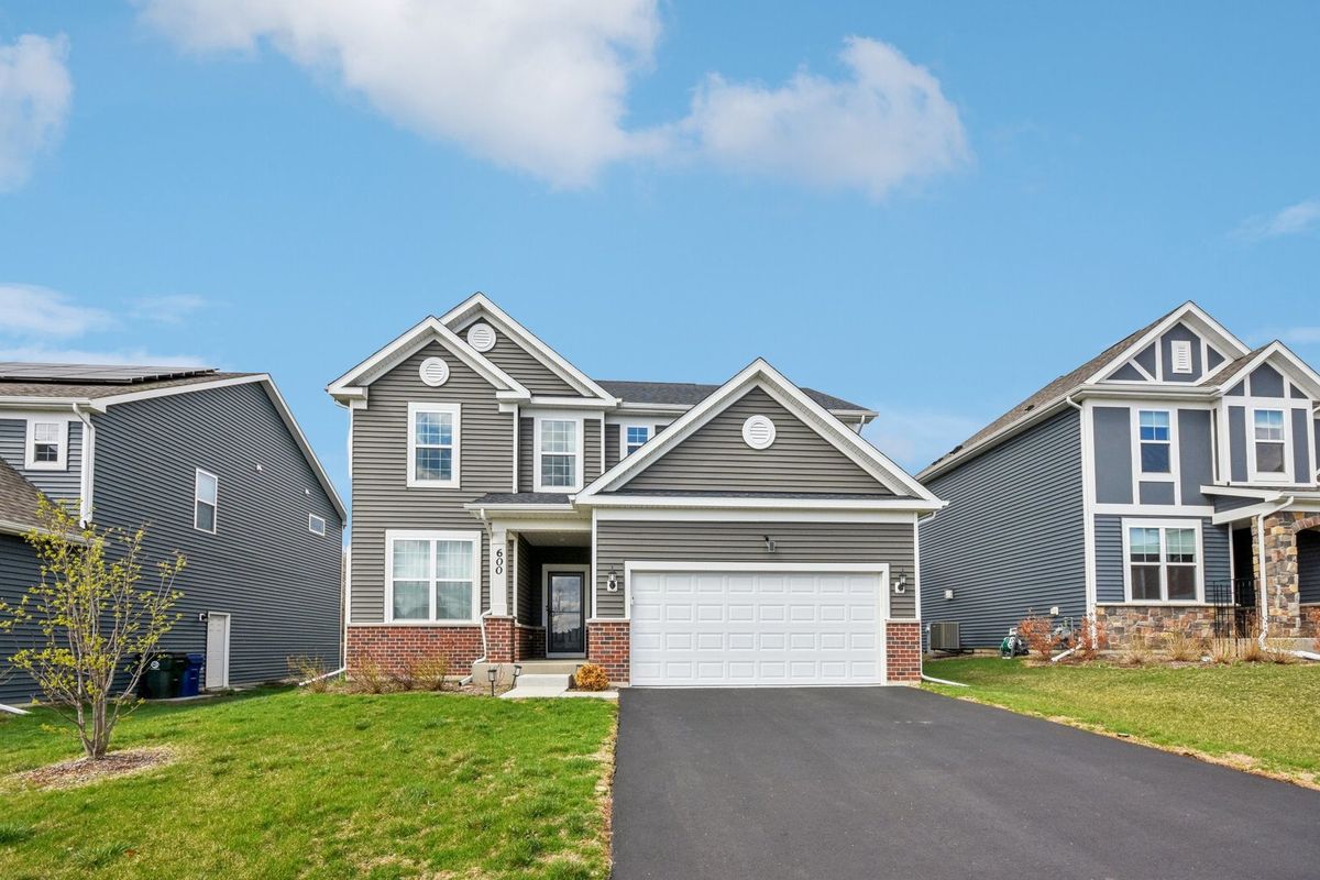 600 Alpine Drive, Algonquin, IL 60102