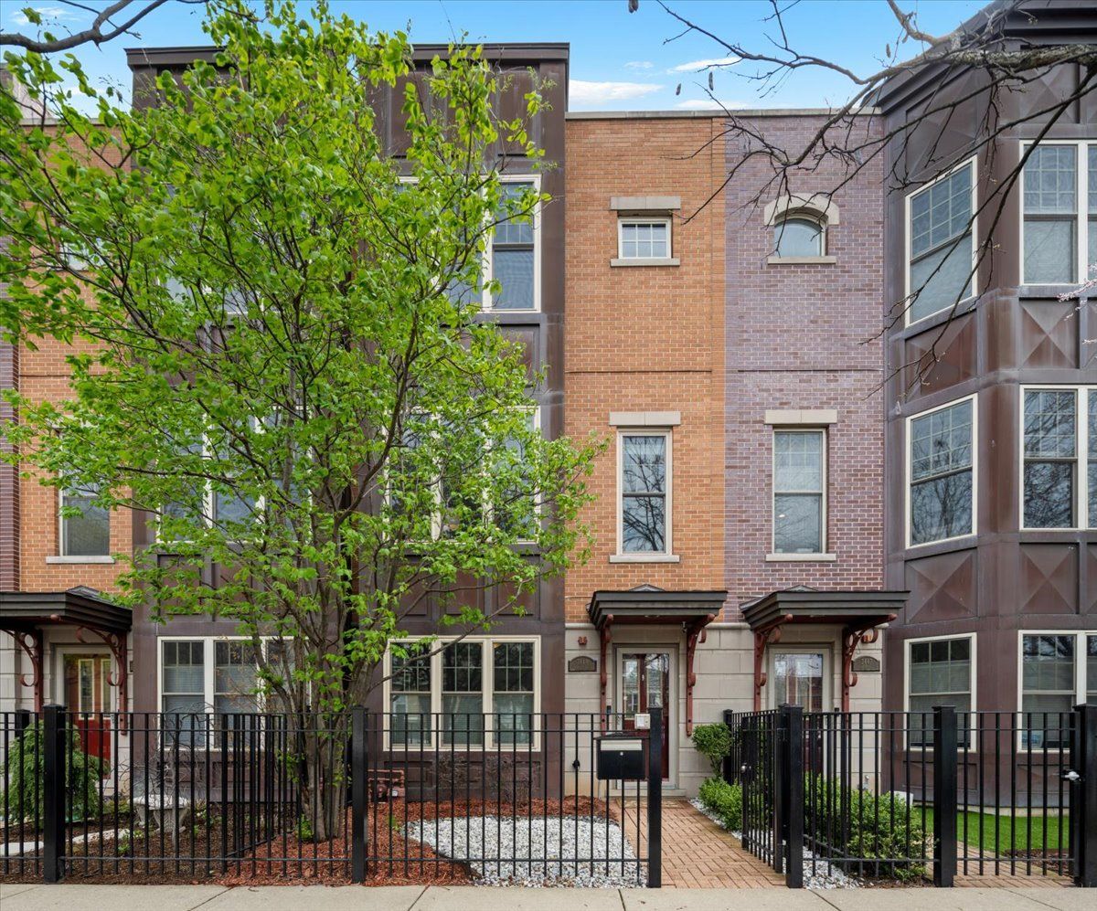 3449 N Whipple Street — Chicago, IL 60618