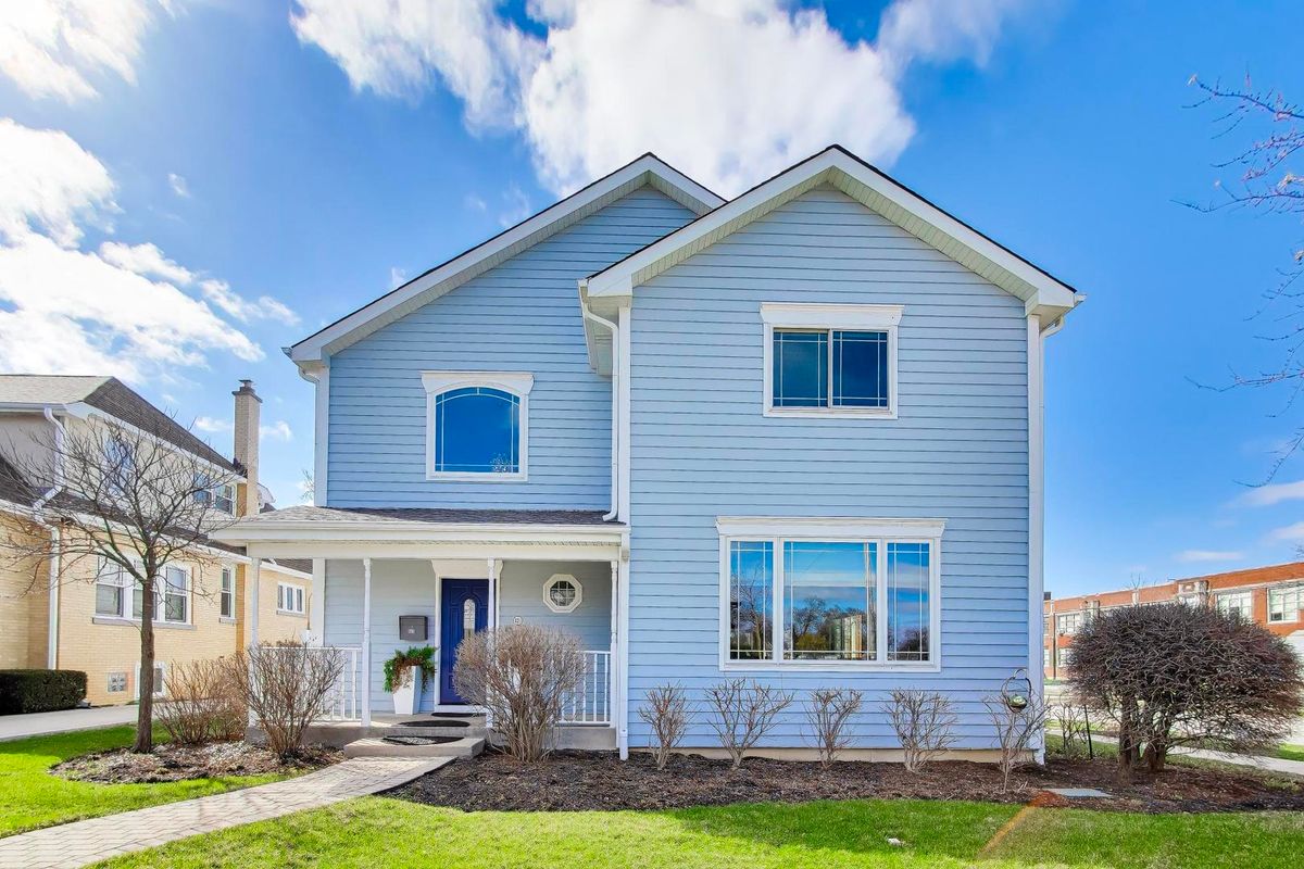 421 Hawthorne Street, Arlington Heights, IL 60004