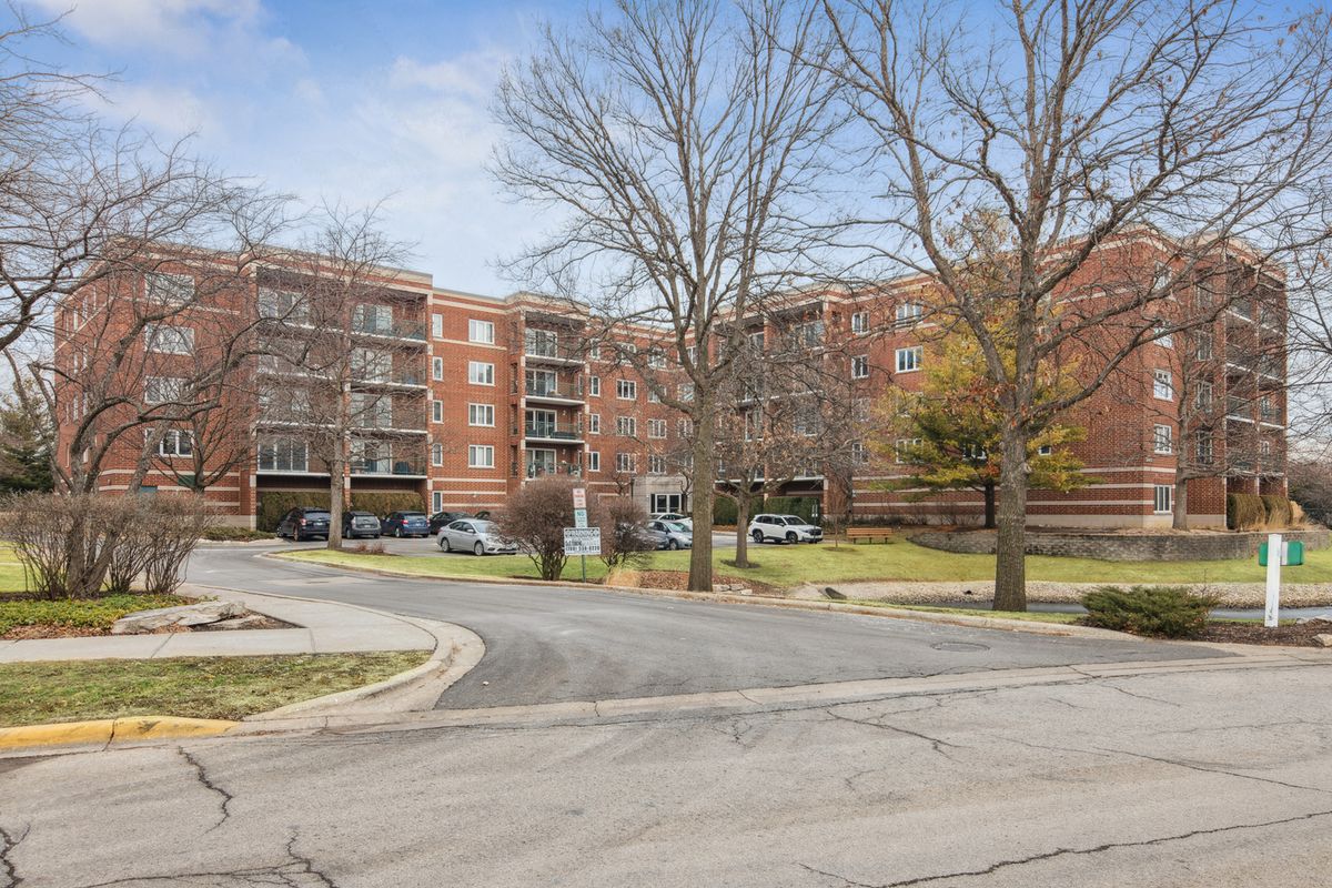 5225 Riversedge Terrace, Chicago, IL 60630