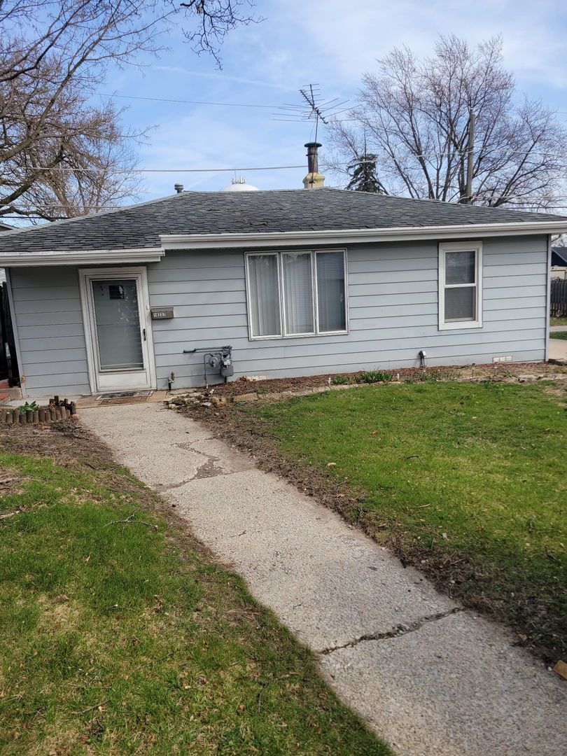18237 Oakwood Avenue — Lansing, IL 60438