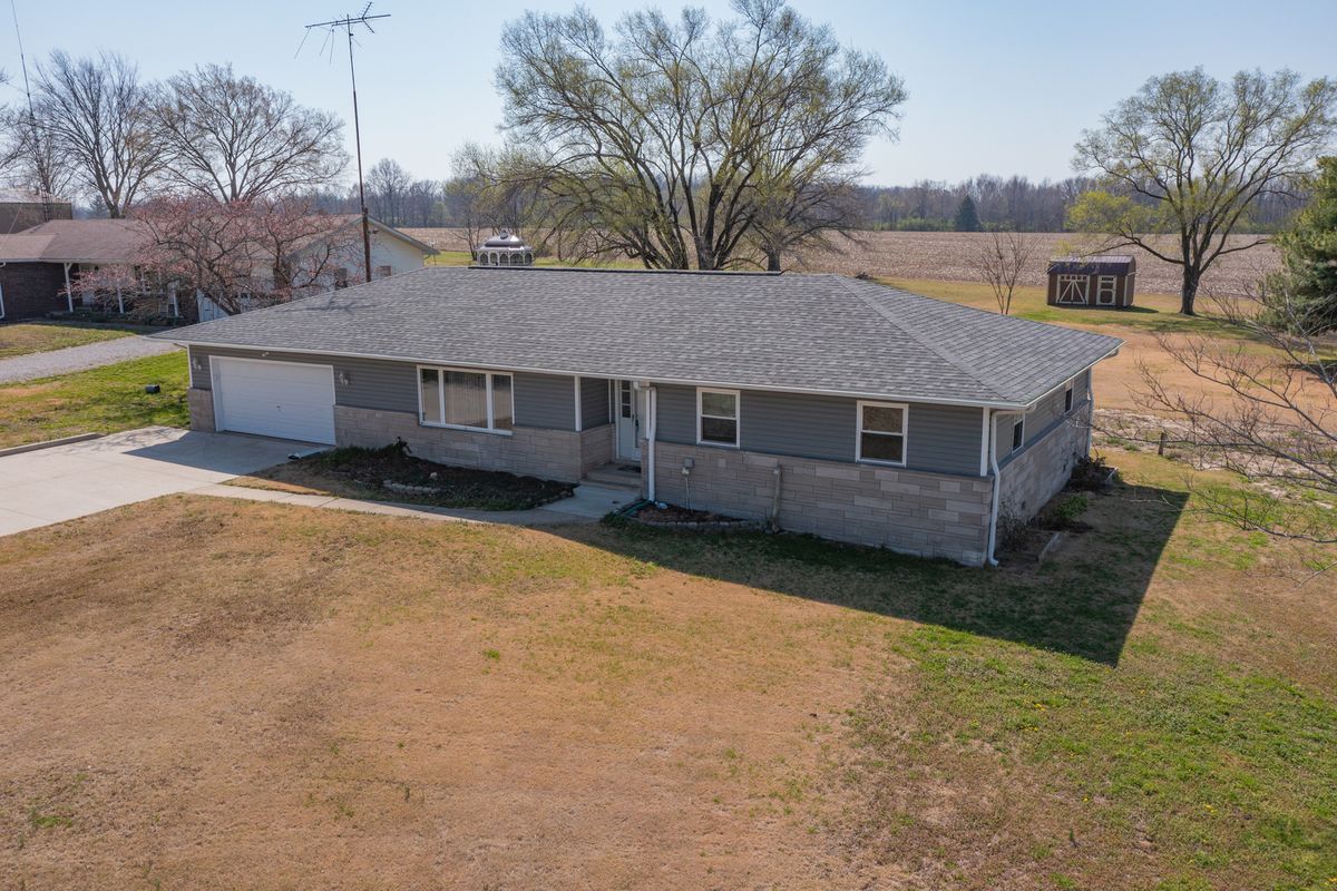 130 Greenview Road, Centralia, IL 62801