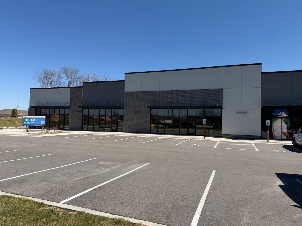 2586 Middle Road, Bettendorf, IA 52722