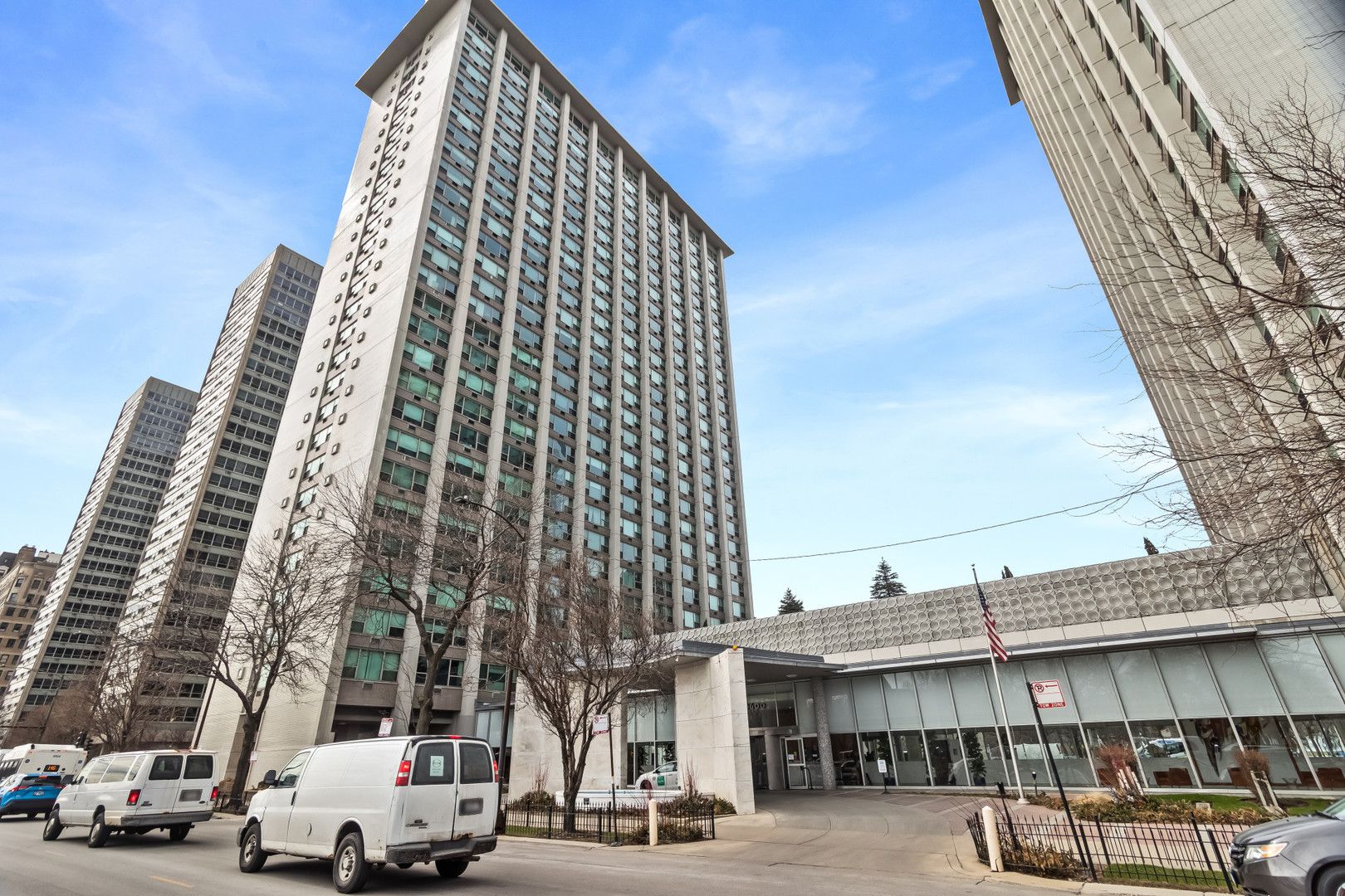 3600 N Lake Shore Drive #2205 — Chicago, IL 60613