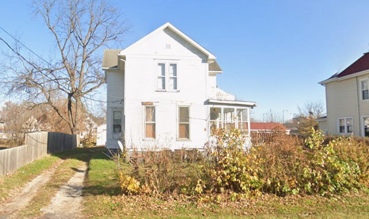 83 Garfield Avenue, Galesburg, IL 61401