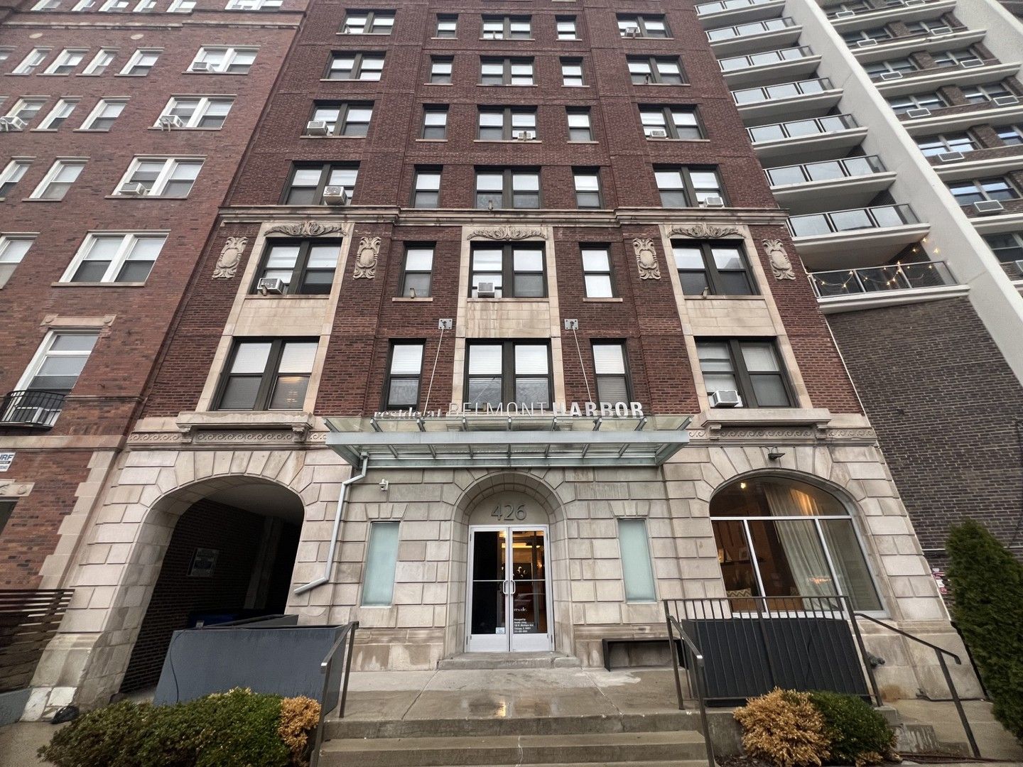 426 Belmont Avenue — Chicago, IL 60657