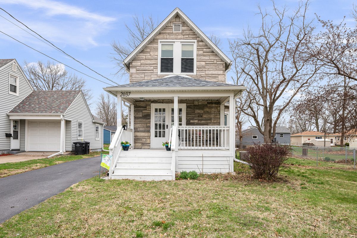 2037 30th Street, Rock Island, IL 61201