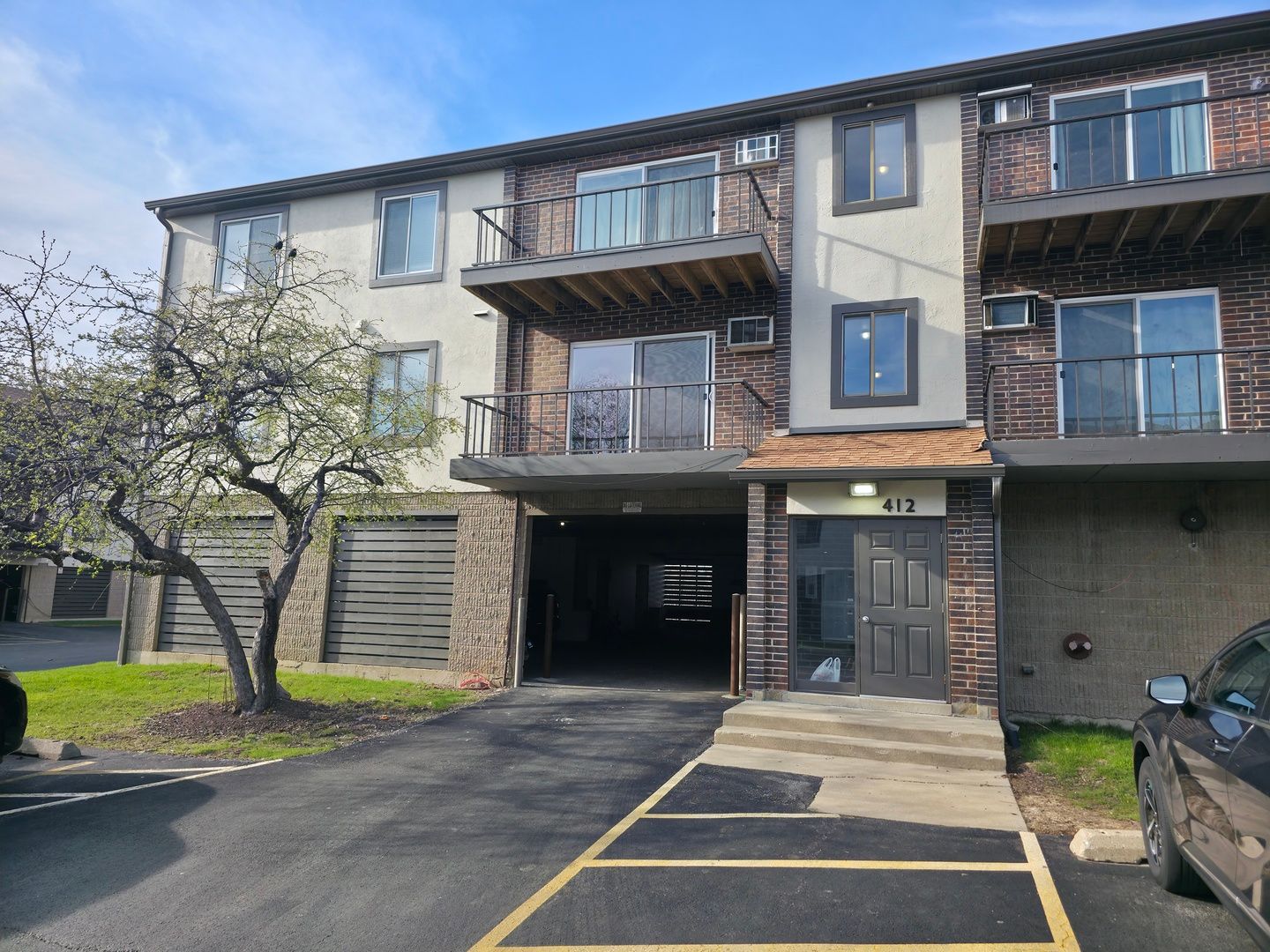 412 E Bailey Road #101 — Naperville, IL 60565