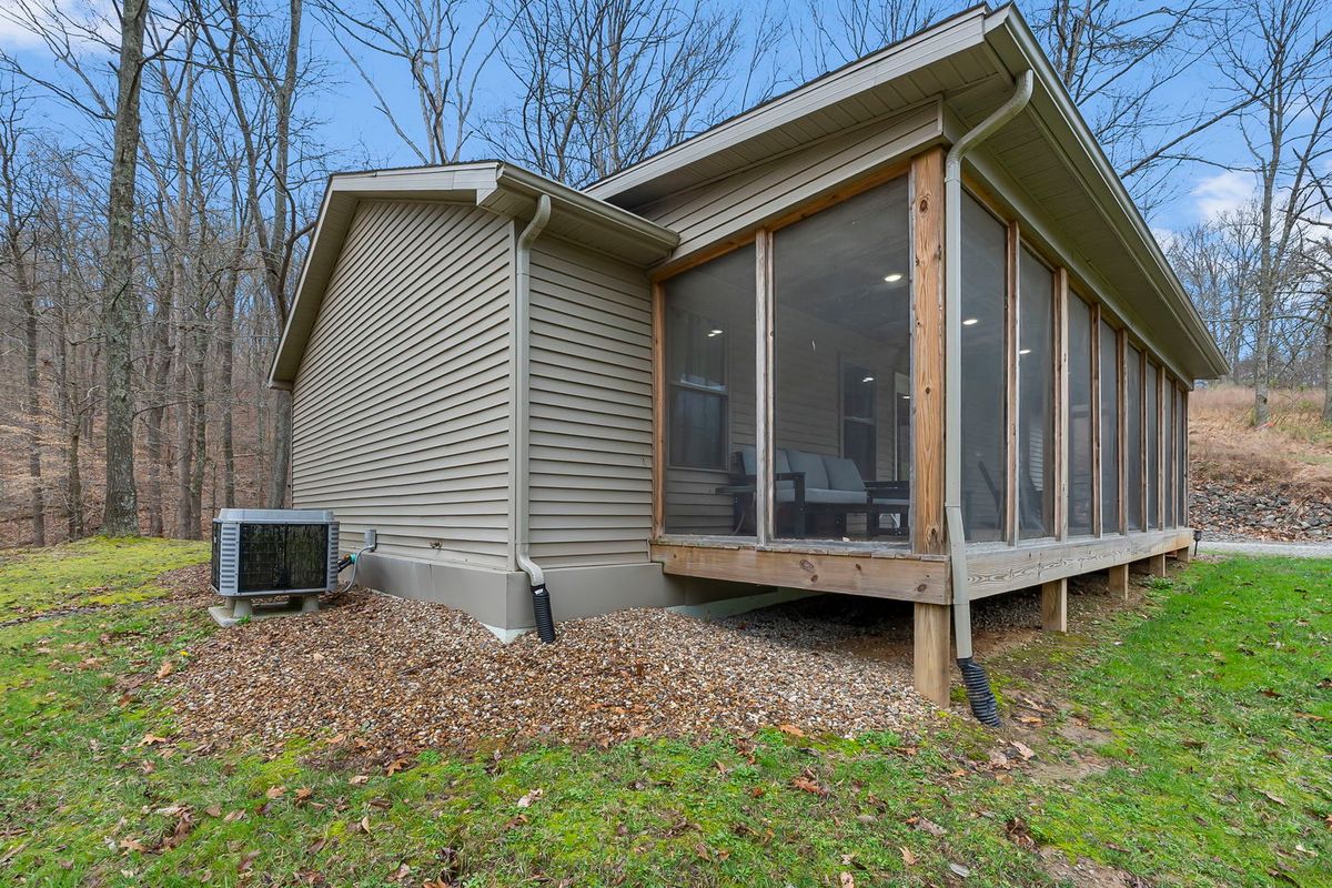 1825 Bald Knob Road, Alto Pass, IL 62905