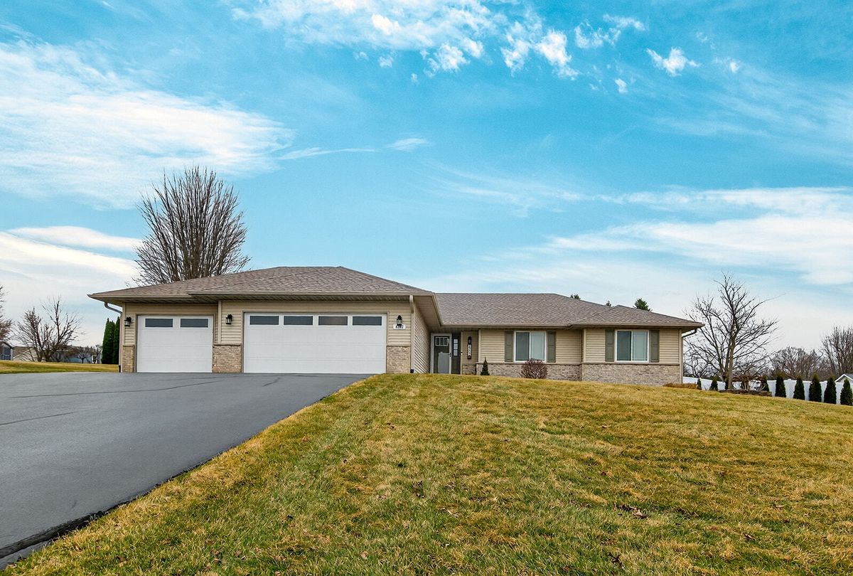 6302 Winchester Drive, Rockford, IL 61109